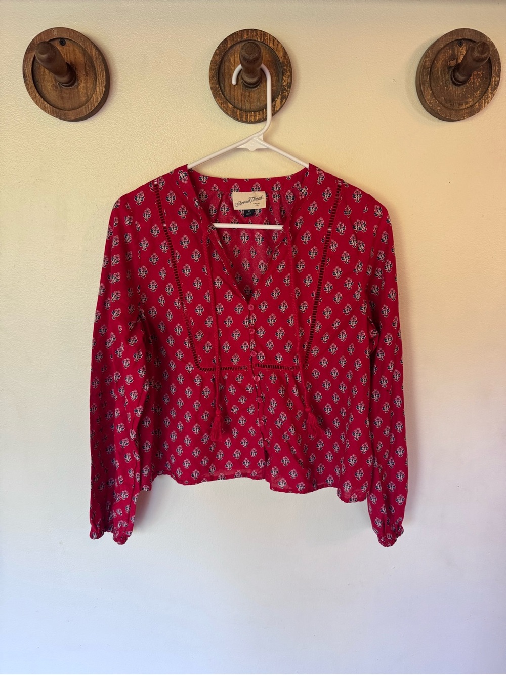 Universal Thread Red Printed boho V-Neck Top size XS